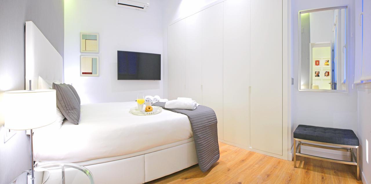 Prado Suite Madrid Exterior photo